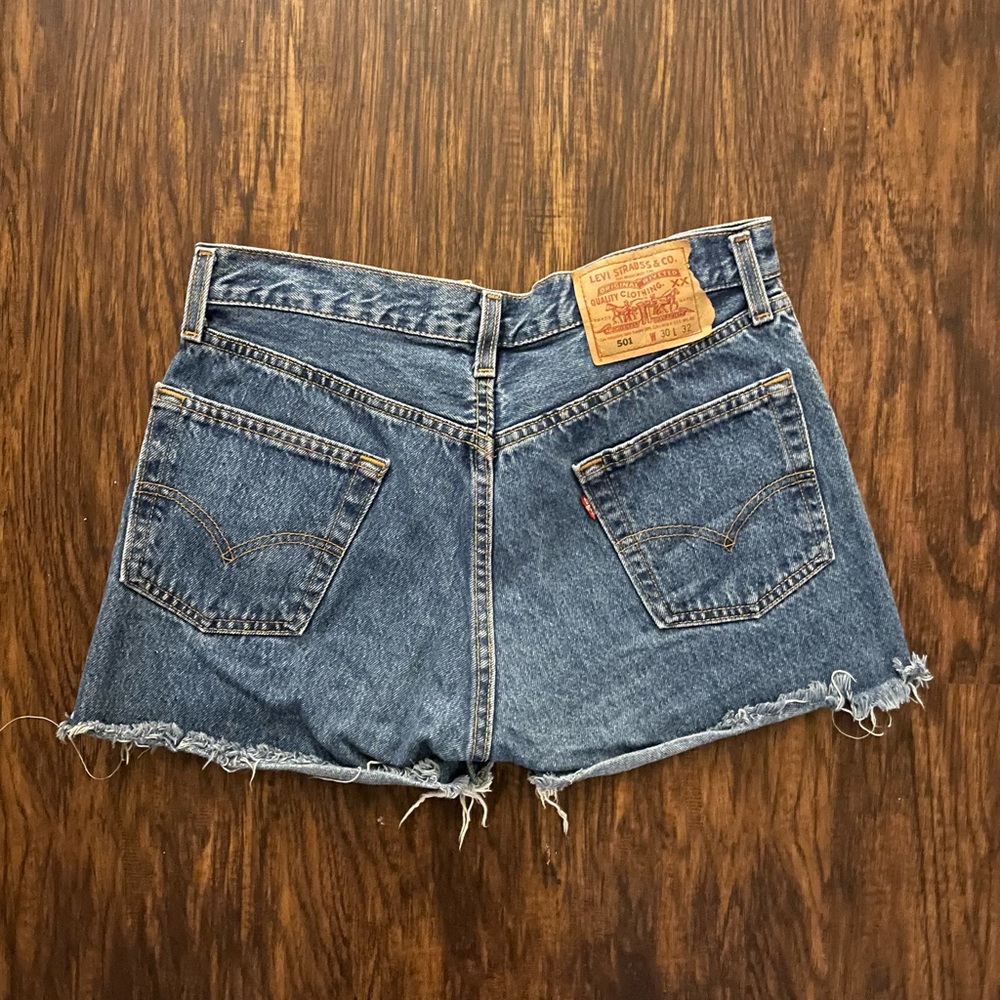 Levi’s classic denim shorts 30x32.